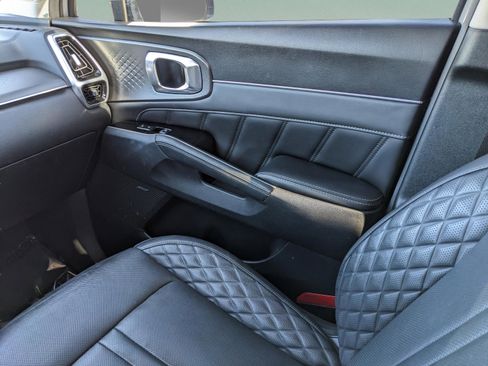 Used 2023 Kia Sorento SX image 14