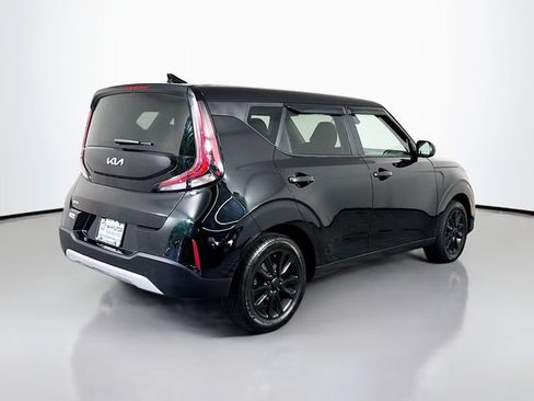 Used 2023 Kia Soul LX FWD image 8