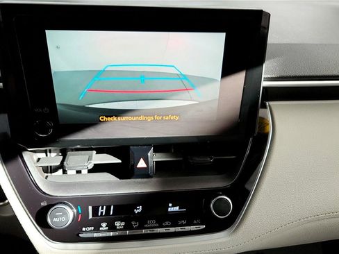 Used 2023 Toyota Corolla Cross LE image 31