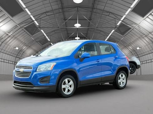 Used 2016 Chevrolet Trax LS w/ LPO, Cargo Package AWD/4WD image 3