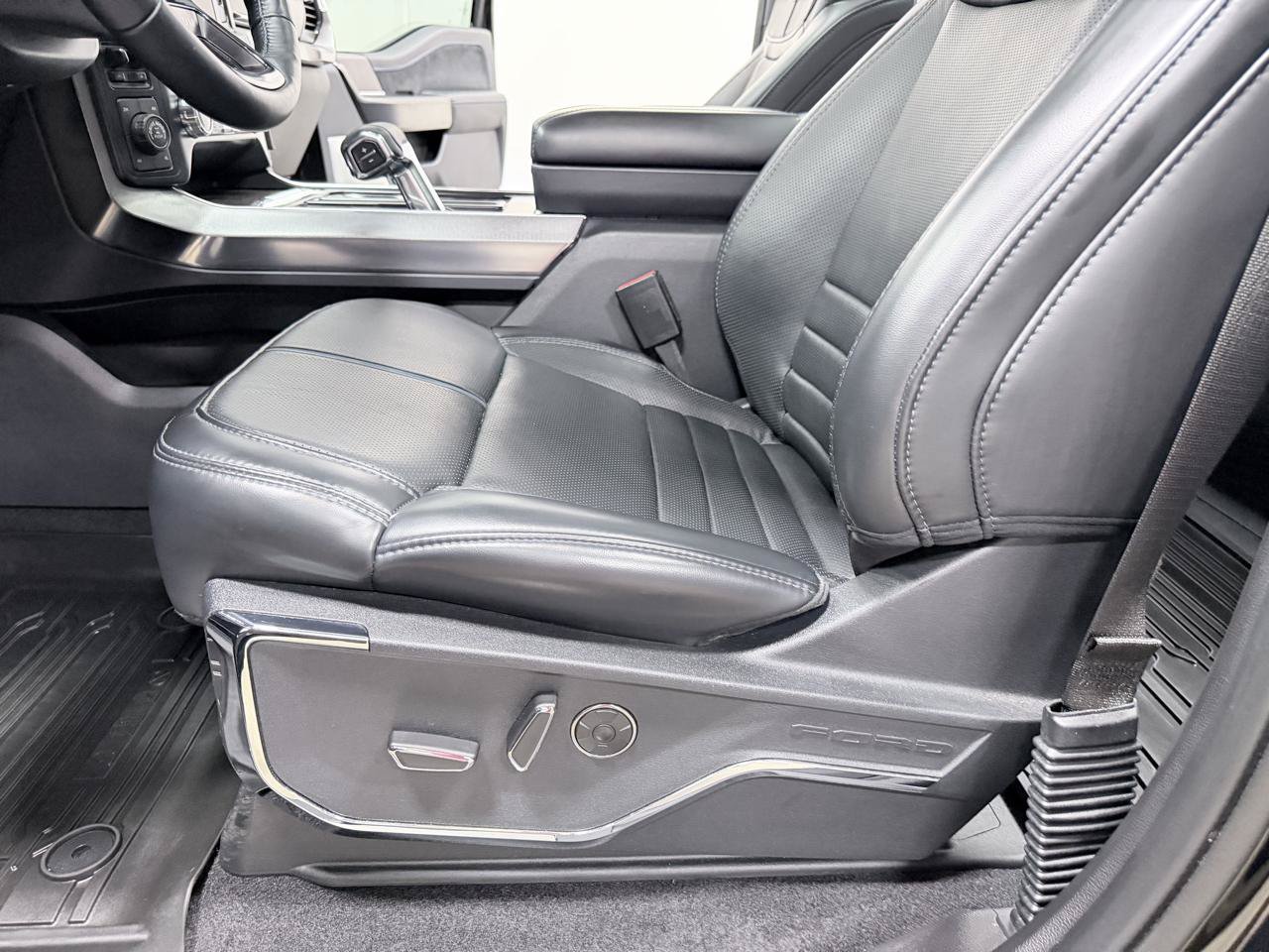 Used 2024 Ford F150 Platinum w/ Equipment Group 702A High AWD/4WD image 32