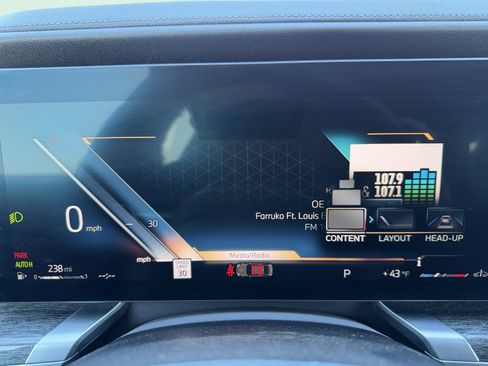 Used 2023 BMW 740i image 59