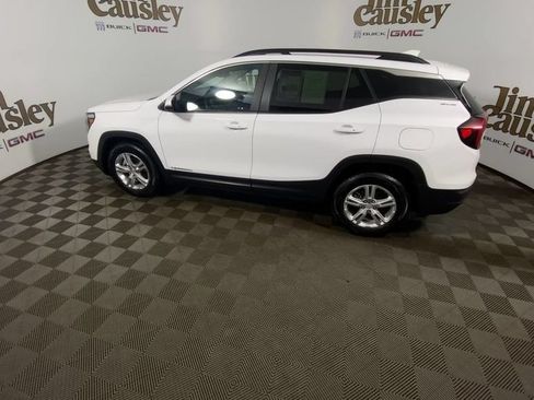 Used 2023 GMC Terrain SLE w/ Driver Convenience Package FWD image 5