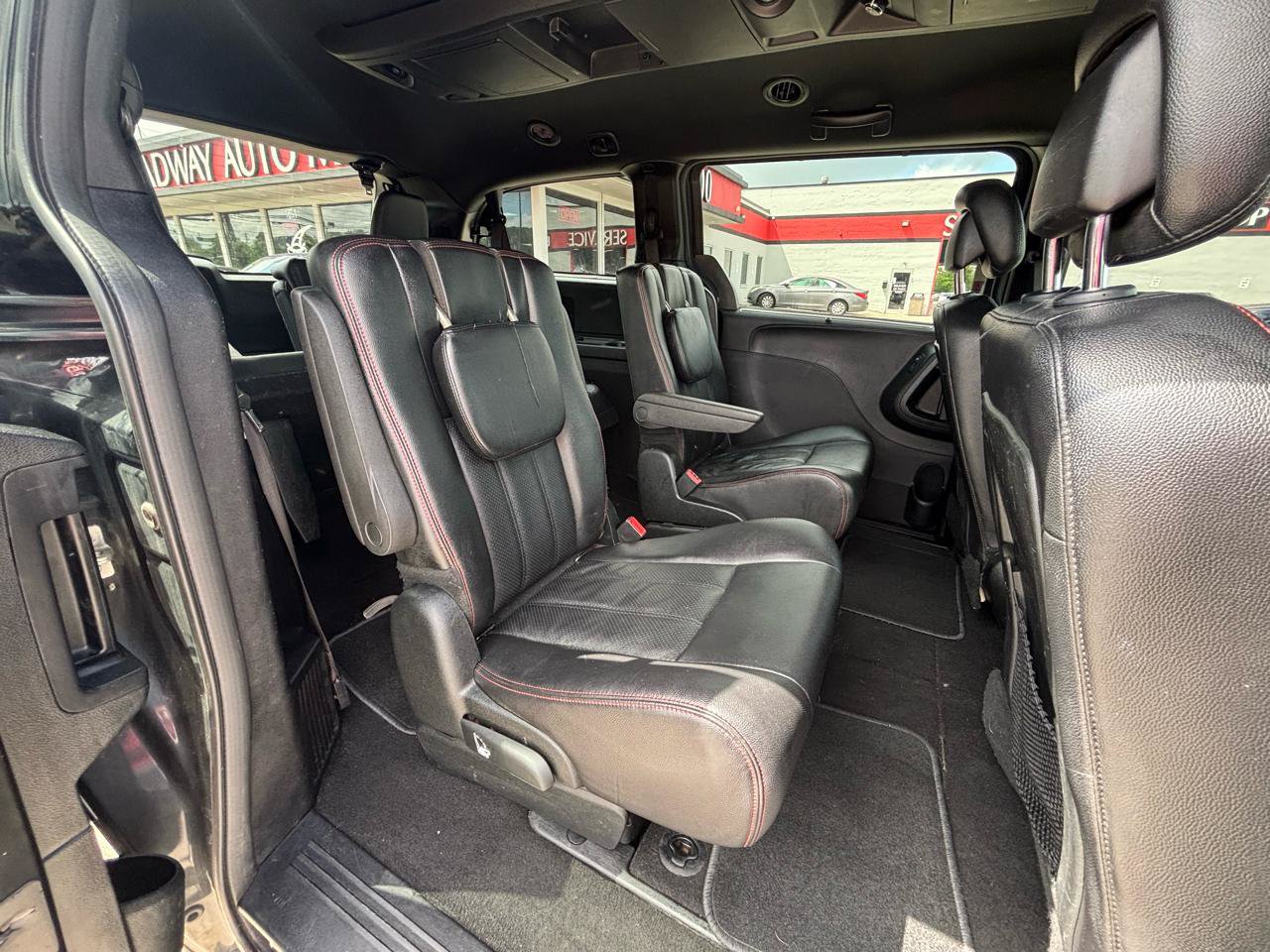 Used 2018 Dodge Grand Caravan GT FWD image 12