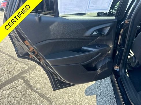 Used 2024 Chevrolet Trax RS w/ Sunroof Package FWD image 20