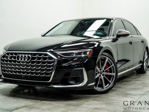 Used 2022 Audi S8 4.0T image 1