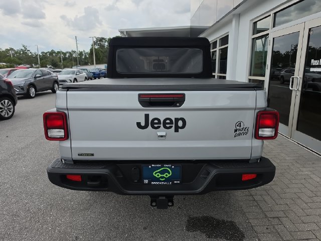 Used 2022 Jeep Gladiator Overland AWD/4WD image 7