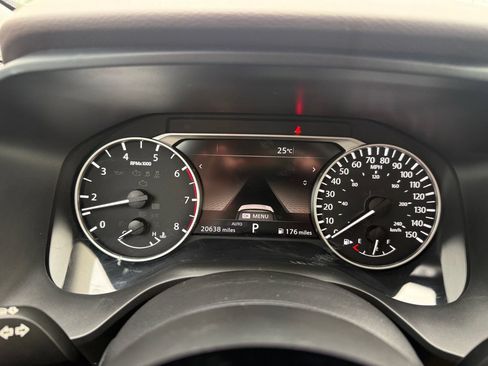 Used 2023 Nissan Rogue SL AWD/4WD image 14
