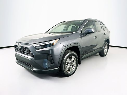 Used 2025 Toyota RAV4 XLE w/ Convenience Package image 3