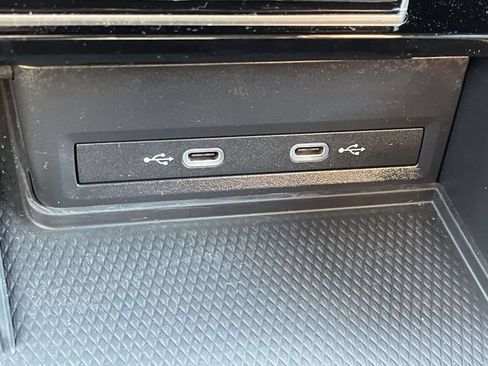 Used 2025 Volkswagen Atlas Cross Sport SE FWD image 36