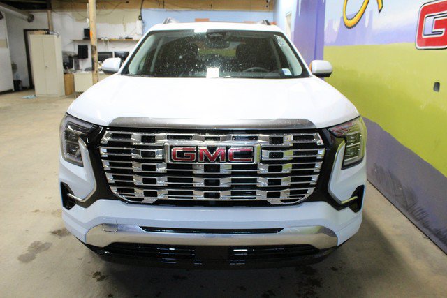 New 2027 GMC Terrain Denali AWD/4WD image 3