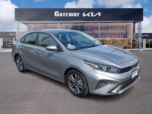 Certified 2024 Kia Forte LXS FWD image 1