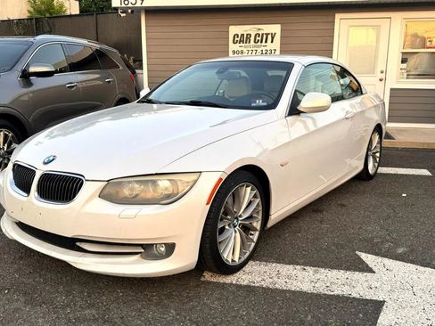 Used 2011 BMW 335i Convertible image 2