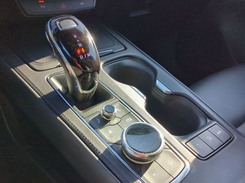 Used 2025 Cadillac XT4 Premium Luxury image 26