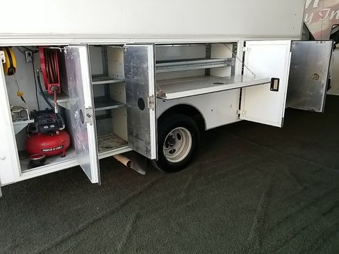 Used 2015 Ford E-450 and Econoline 450 Super Duty w/ Power Windows & Locks Group image 13