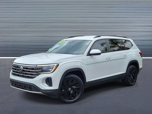 Used 2024 Volkswagen Atlas SE w/ Black Wheel Package FWD image 1