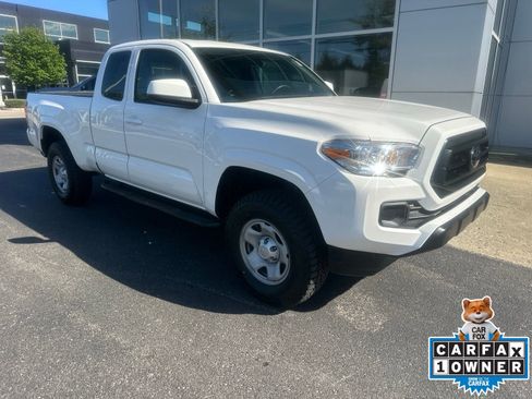 Used 2021 Toyota Tacoma SR w/ SR Convenience Package AWD/4WD image 1