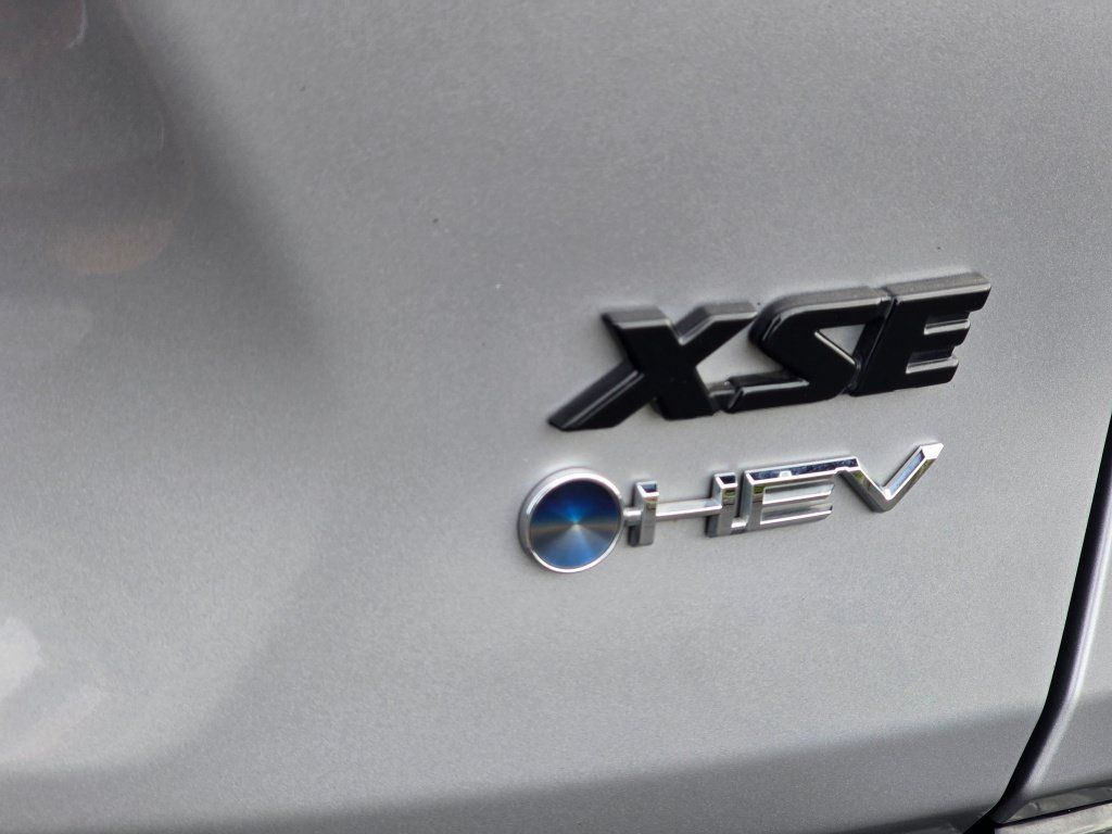 Used 2025 Toyota RAV4 XSE w/ Advanced Technology Package AWD/4WD image 34