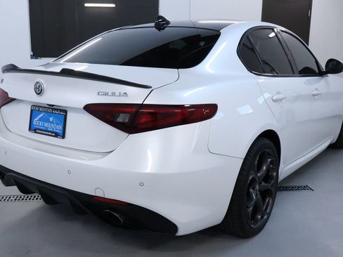 Used 2018 Alfa Romeo Giulia Ti Sport w/ Quick Order Package 22S Sport AWD/4WD image 7