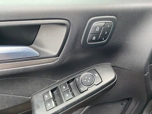 Used 2022 Ford Escape Titanium image 17