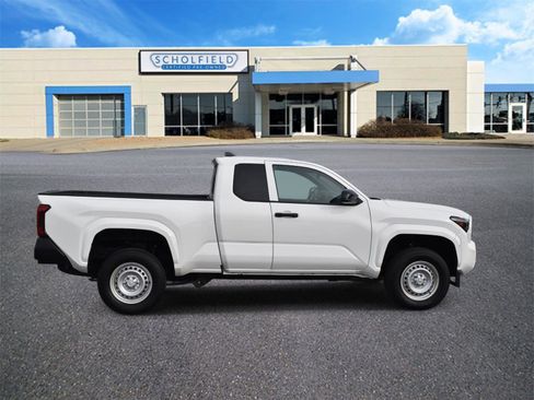 Used 2024 Toyota Tacoma SR image 2
