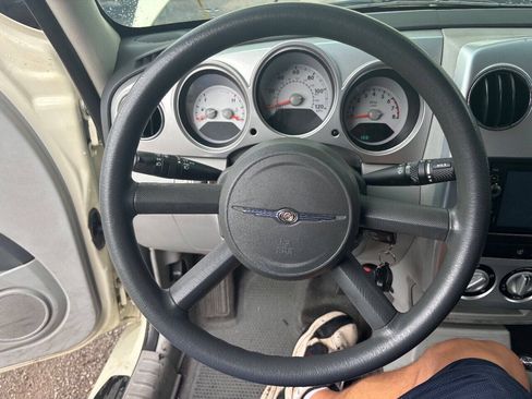 Used 2007 Chrysler PT Cruiser FWD image 17