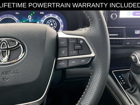 Used 2025 Toyota Sienna XLE Woodland Edition AWD/4WD image 26