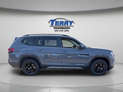 New 2026 Volkswagen Atlas Peak Edition AWD/4WD image 1