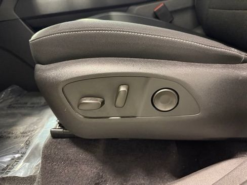 Certified 2026 Chevrolet Traverse LT FWD image 14