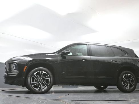 Used 2025 Buick Enclave Sport Touring w/ Power Package AWD/4WD image 58