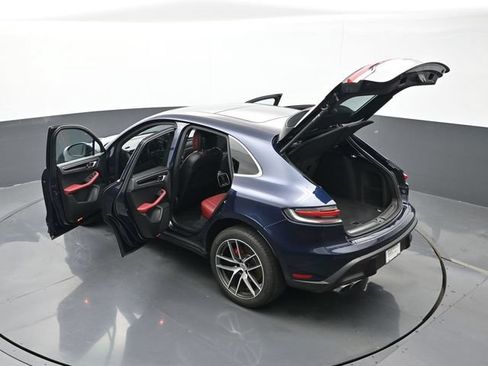 Certified 2023 Porsche Macan S AWD/4WD image 30