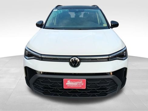 Used 2025 Volkswagen Taos SE image 9