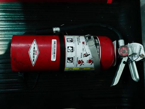 Used 2015 Chevrolet Express 4500 image 36