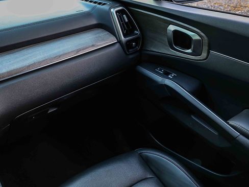 Certified 2023 Kia Sorento S w/ Panoramic Sunroof Package AWD/4WD image 17