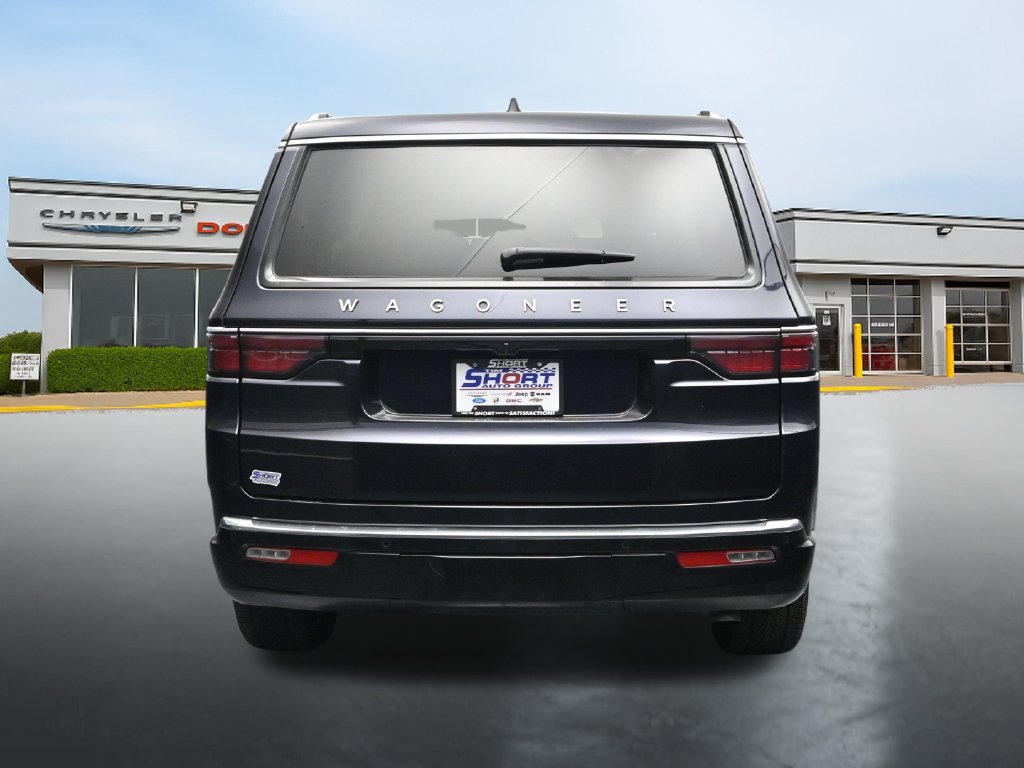 Used 2025 Jeep Wagoneer 4WD image 4