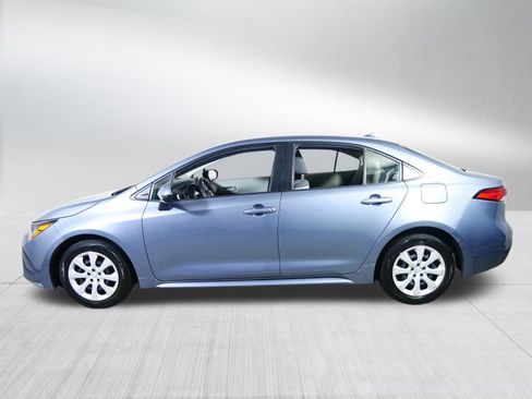 Used 2023 Toyota Corolla LE image 4