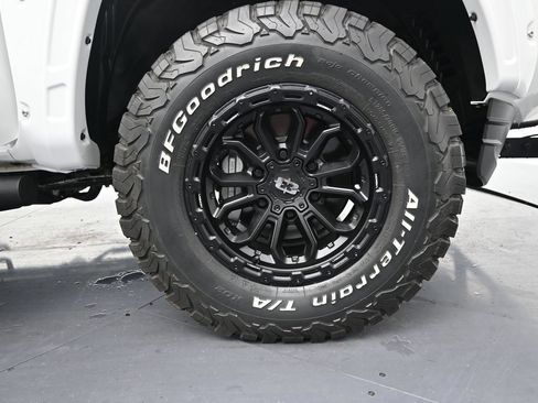 Used 2023 Toyota Tacoma SR AWD/4WD image 6