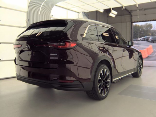 Used 2024 MAZDA CX-90 Plug-In Hybrid w/ Premium Pkg AWD/4WD image 4