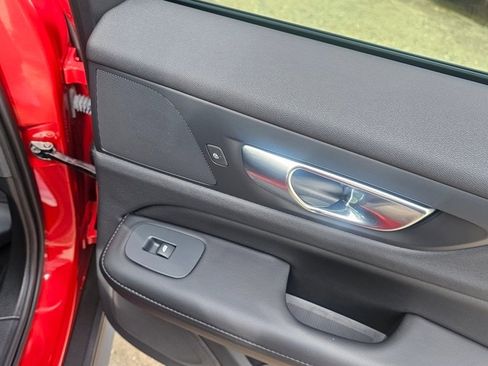 Certified 2024 Volvo V60 B5 Cross Country Plus image 9