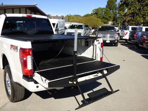 Used 2017 Ford F350 Platinum w/ Platinum Ultimate Package image 15