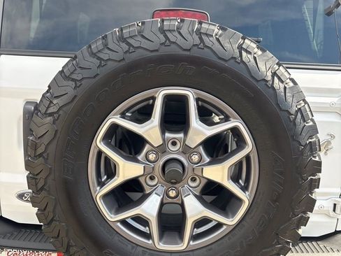 Used 2024 Ford Bronco Badlands image 13