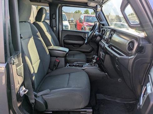Used 2018 Jeep Wrangler Sport AWD/4WD image 30
