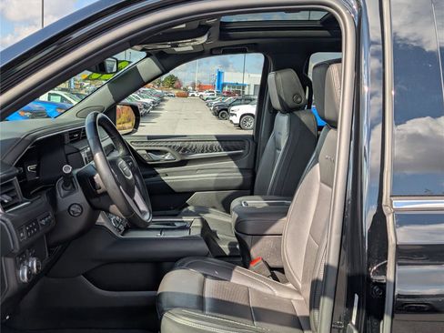 Certified 2023 GMC Yukon Denali image 18