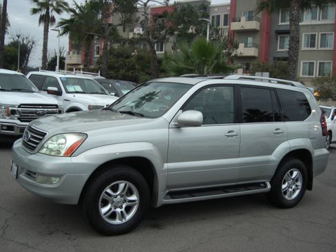 Used 2005 Lexus GX 470 image 3
