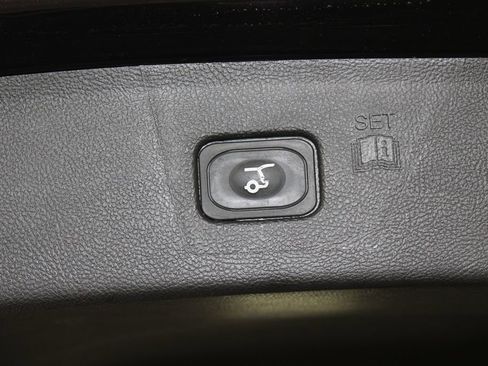 Used 2024 Ford Edge Titanium image 29