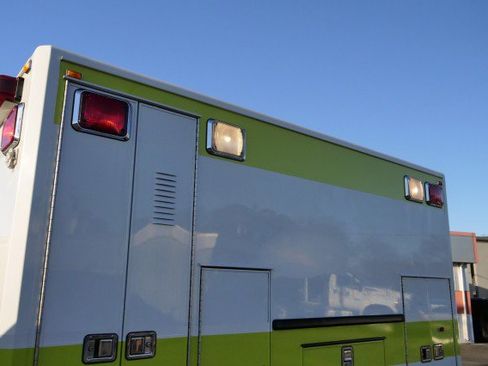 Used 2006 GMC Sierra 3500 SLE w/ Heavy-Duty Power Package image 67