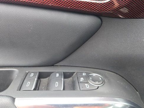 Used 2025 Chevrolet Traverse RS image 46