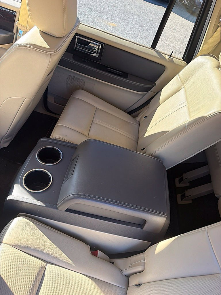 Used 2017 Lincoln Navigator Reserve AWD/4WD image 10