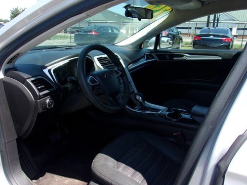 Used 2016 Ford Fusion SE FWD image 10