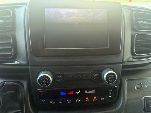 Used 2025 RAM ProMaster 2500 w/ Safety Group FWD image 32
